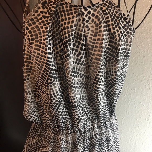 H & M Dress - Picture 6 of 8